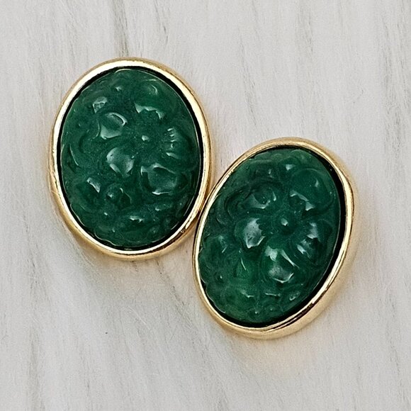 Vintage Gold Tone Carved Floral Green Oval Stud Earrings - Picture 1 of 6